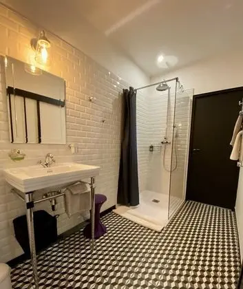 Deluxe Tek Büyük Yataklı Oda, Özel Banyo, Havuz Manzaralı (Rétro)