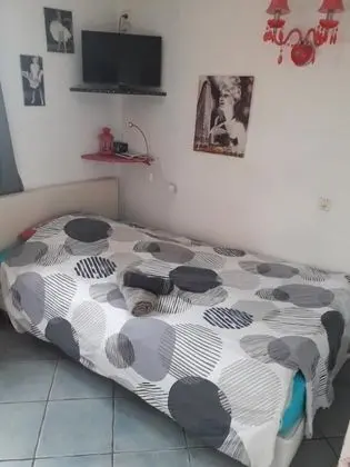 Tek Kişilik Oda, Ortak Banyo