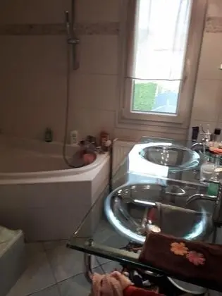 Tek Kişilik Oda, Ortak Banyo