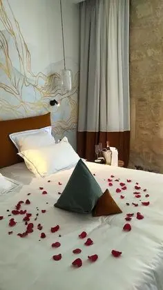 Premium Tek Büyük Yataklı Oda
