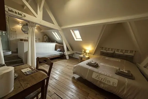 Üç Kişilik Oda (La Cottage)