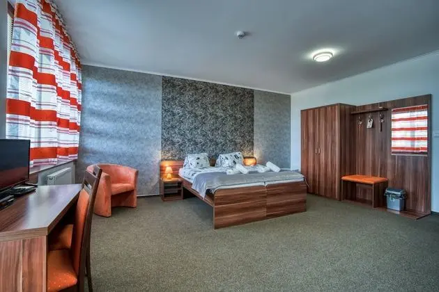 Tek Büyük veya İki Ayrı Yataklı Oda (LUX)