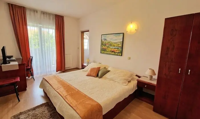 Tek Büyük Yataklı Oda, Balkon