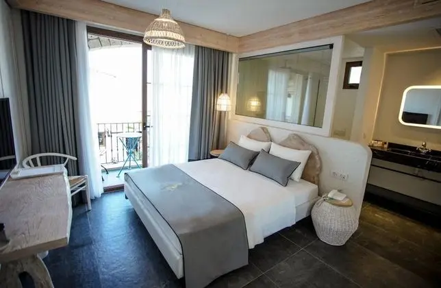 Luxury Room, Havuz Manzaralı