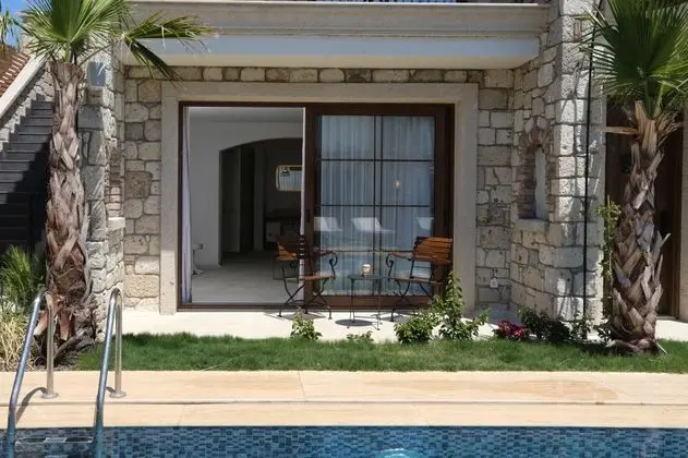 Suite, Havuz Manzaralı