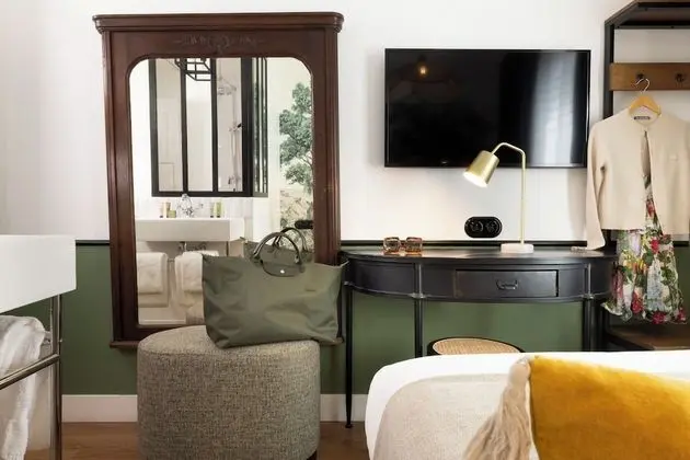 Comfort Tek Büyük Yataklı Oda