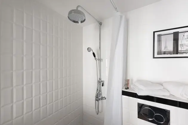 Comfort Tek Büyük Yataklı Oda, Avlu Manzaralı