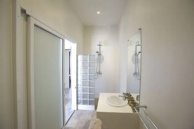 5 Bedrooms Pool Villa