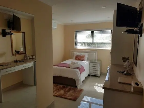 Deluxe Tek Büyük Yataklı Oda, Havuz Kullanımı