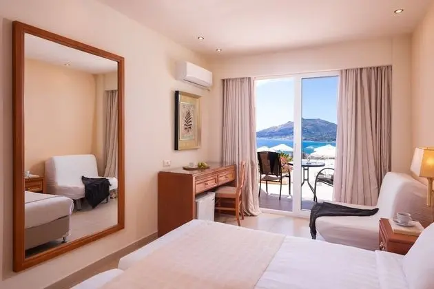 Poolfront Double Room with Sea View