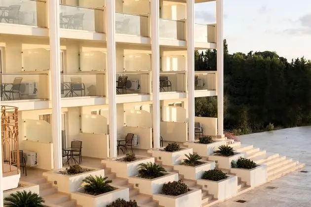 Poolfront Double Room with Sea View