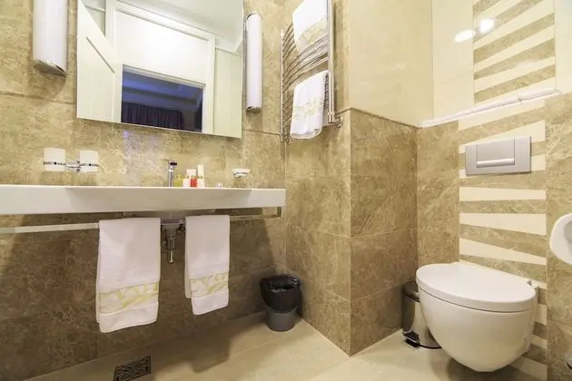 Standard Tek Büyük Yataklı Oda