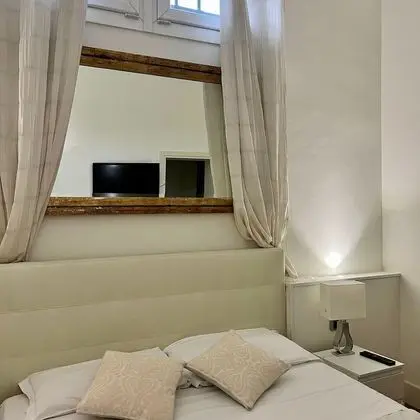 Tek Büyük Yataklı Oda, Zemin Kat