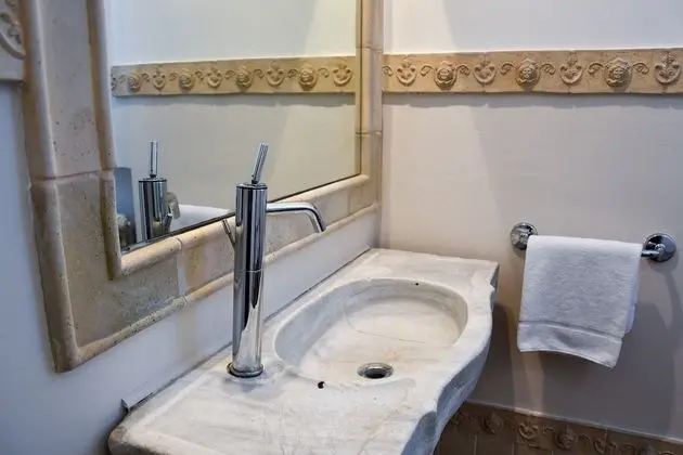 Tek Büyük Yataklı Oda, Zemin Kat