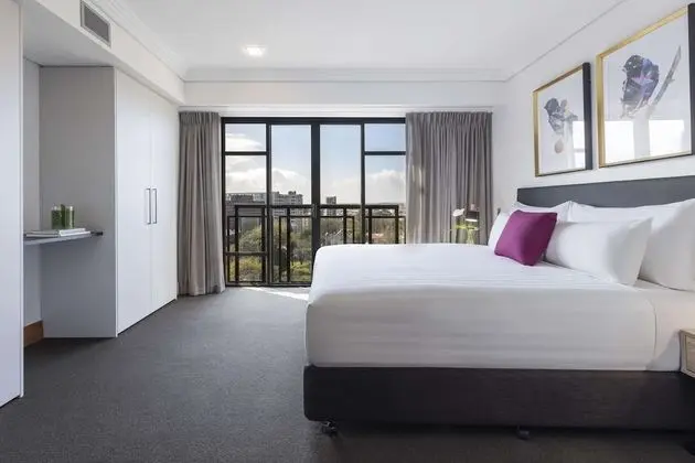 1 Bedroom Park Suite