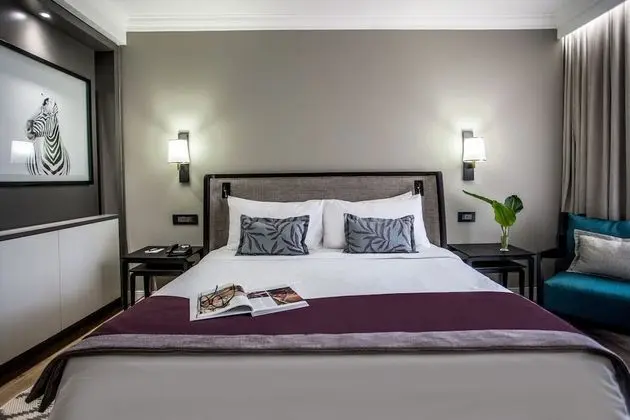 AVANI Room