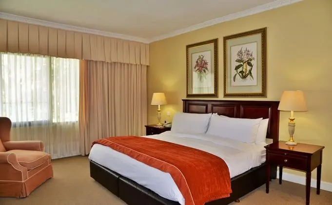 AVANI Suite
