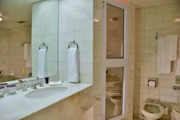 AVANI Suite