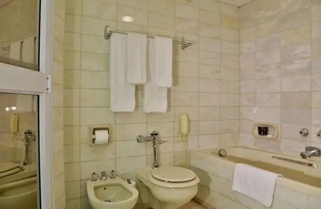 AVANI Suite