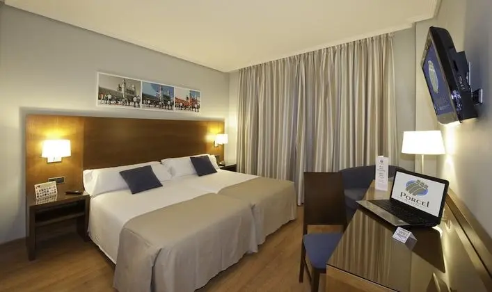 Tek Büyük Yataklı Oda (with parking)