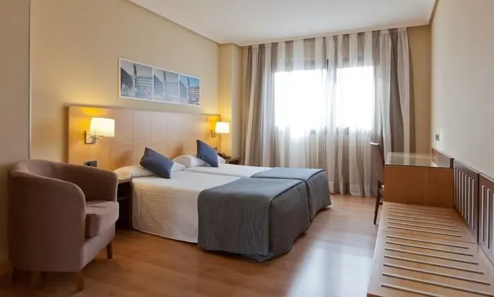Tek Büyük Yataklı Oda (with parking)