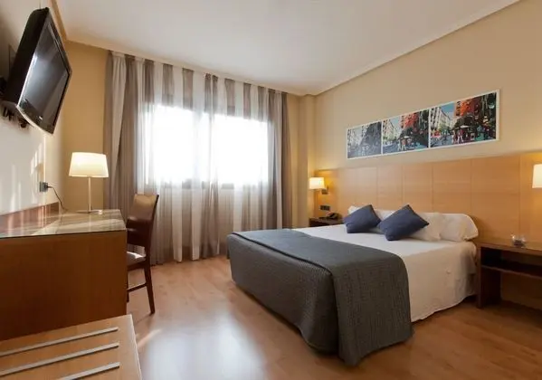 Tek Büyük Yataklı Oda (with parking)