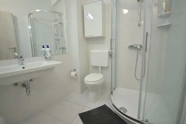 Classic Üç Kişilik Oda, Birden Çok Yatak, Balkon, Bahçe Manzaralı