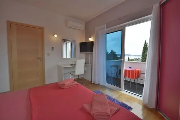 Premium Tek Büyük Yataklı Oda, 1 Büyük (Queen) Boy Yatak, Balkon, Kısmi Deniz Manzaralı