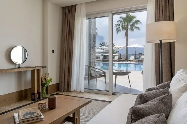 Sea View King Suite