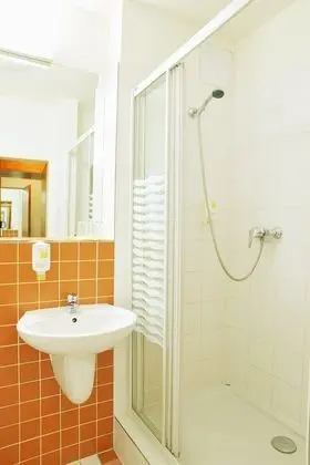 Üç Kişilik Oda, Balkon
