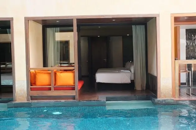 Deluxe Pool Access