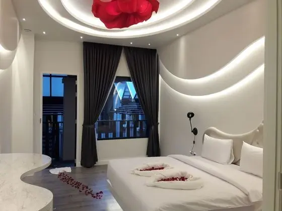 Deluxe Tek Büyük Yataklı Oda