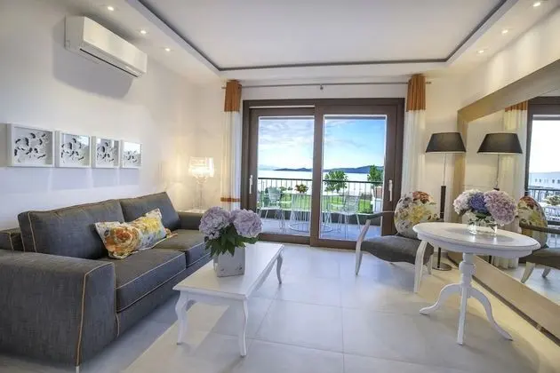 Two Bedroom Suite with Sea View