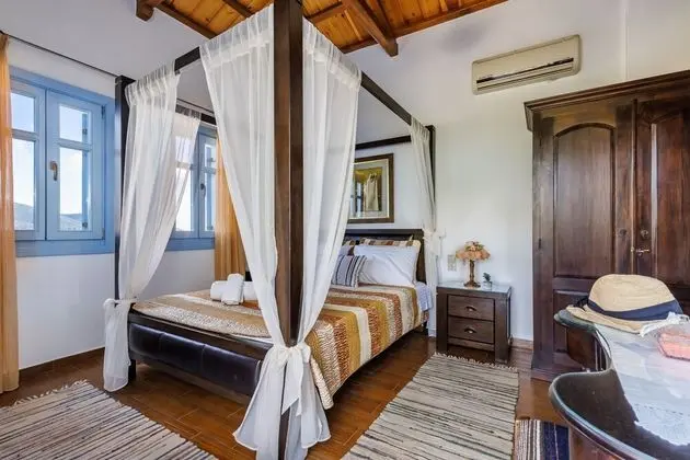 Villa, 3 Yatak Odası, Sigara İçilebilir, Şömine