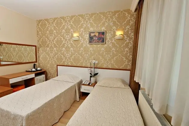 Çift Kişilik, Şehir Manzaralı