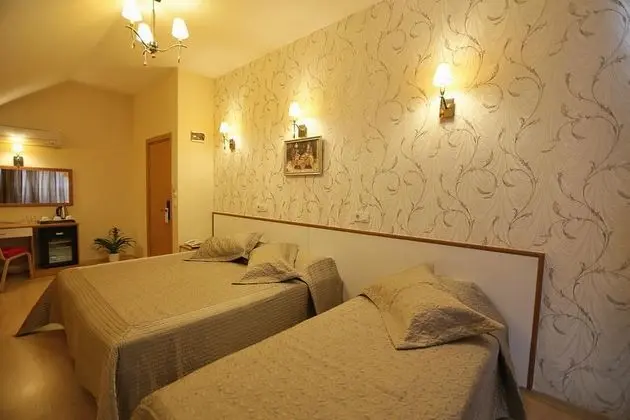 Triple, Şehir Manzaralı