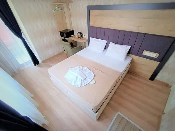 Standard Tek Büyük Yataklı Oda