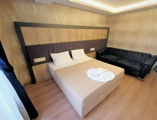 Standard Tek Büyük Yataklı Oda
