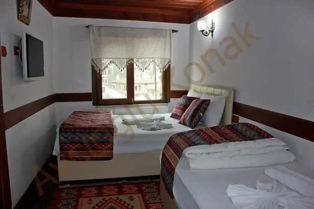 Çift Kişilik, Şehir Manzaralı, 1. Kat