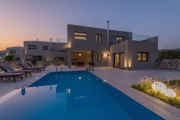 Grand Villa, 2 Yatak Odası, Kişiye Özel Havuzlu