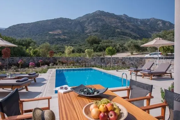 Grand Villa, 3 Yatak Odası, Kişiye Özel Havuzlu
