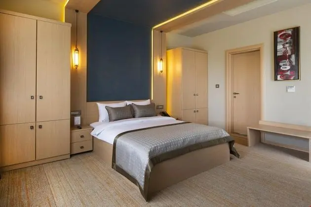 Suite Balkonlu Deniz Ve Şehir Manzaralı