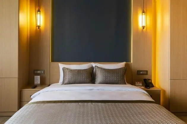 Suite Balkonlu Deniz Ve Şehir Manzaralı