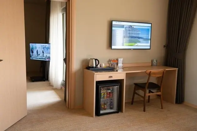 Suite Balkonlu Deniz Ve Şehir Manzaralı