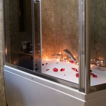 Oda, 1 Çift Kişilik Yatak, Köşe