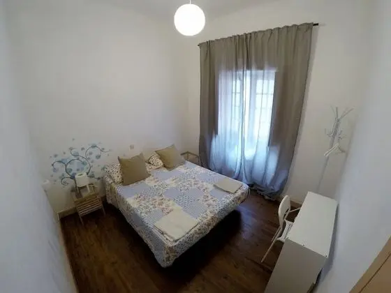 Tek Büyük Yataklı Oda, Ortak Banyo