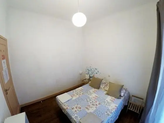 Tek Büyük Yataklı Oda, Ortak Banyo