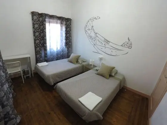 Tek Büyük Yataklı Oda, Ortak Banyo