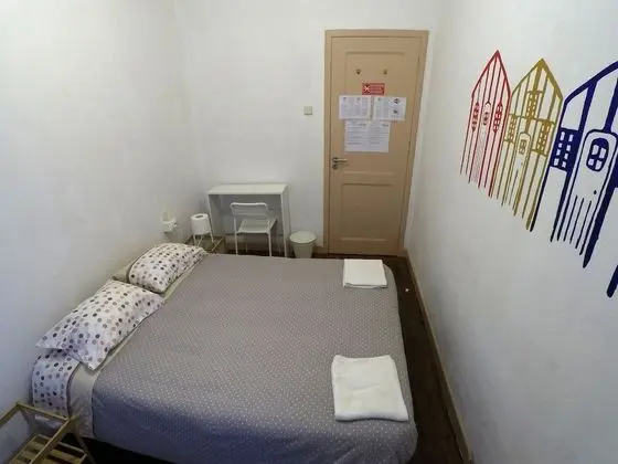 Tek Büyük Yataklı Oda, Ortak Banyo