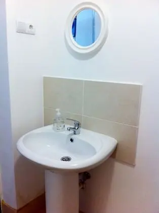Tek Büyük Yataklı Oda, Ortak Banyo